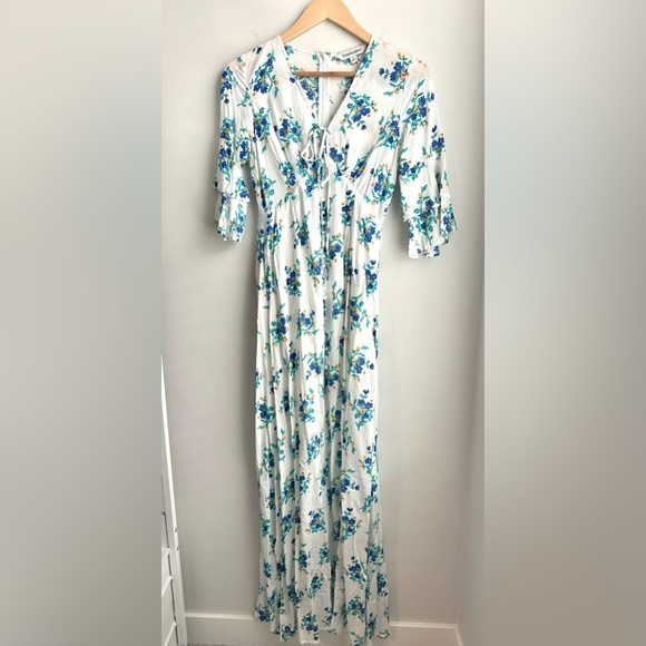 Davi & Dani Floral Maxi Dress - Picture 1 of 3